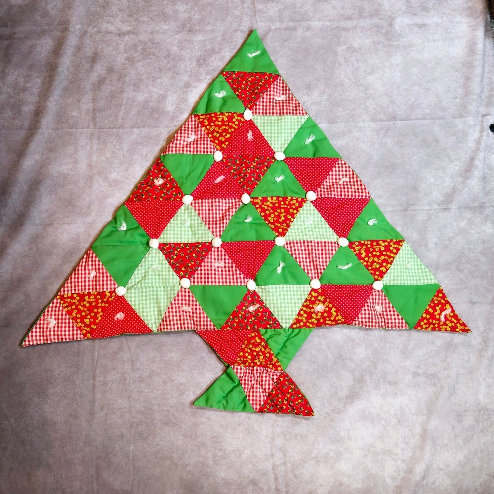 Quilted Patchwork Christmas Tree Wall Decor Handmade 32x29‎